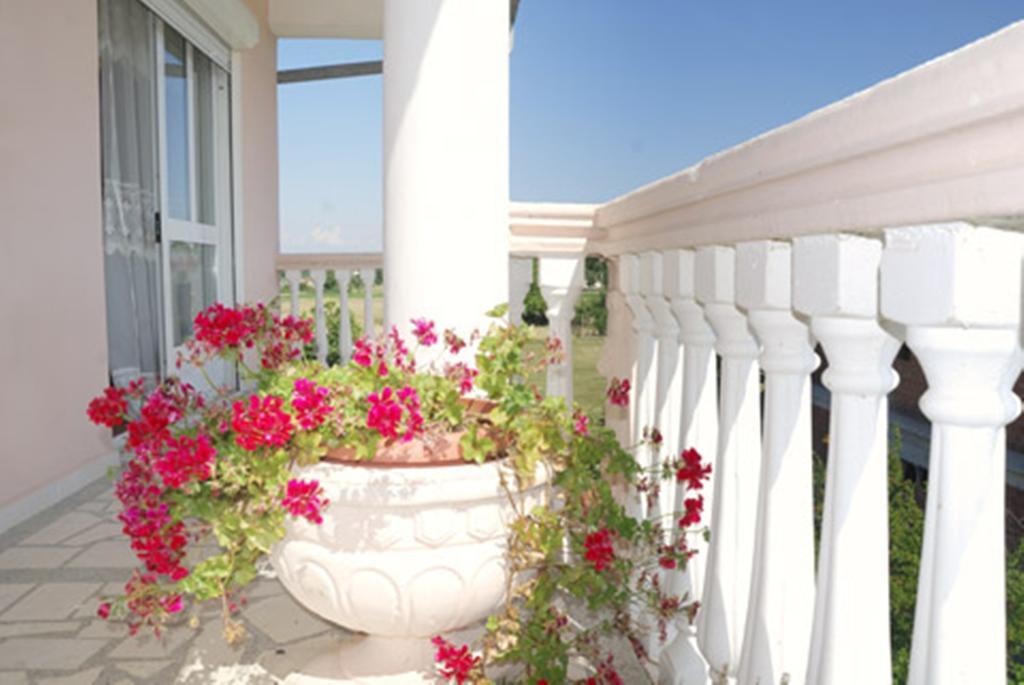 Di Vincenzo Inn Улцин Екстериор снимка