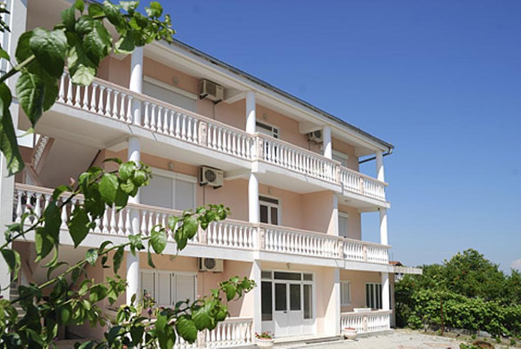 Di Vincenzo Inn Улцин Екстериор снимка